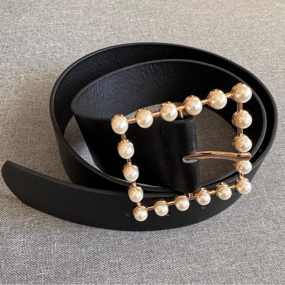 Elegant Black Belt with Pearl-Embellished Buckle - Picture 3 of 7